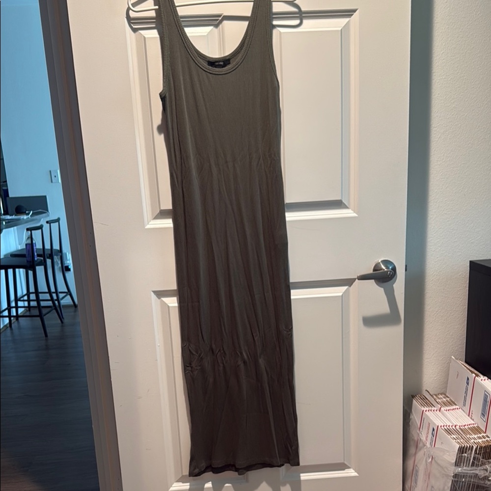 Forever 21 Gray Sleeveless Sheath Maxi Dress
